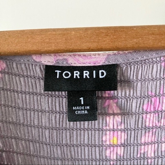 Torrid SLATE GREY & PURPLE FLORAL CREPE SMOCKED BLOUSE 1X - Picture 6 of 8